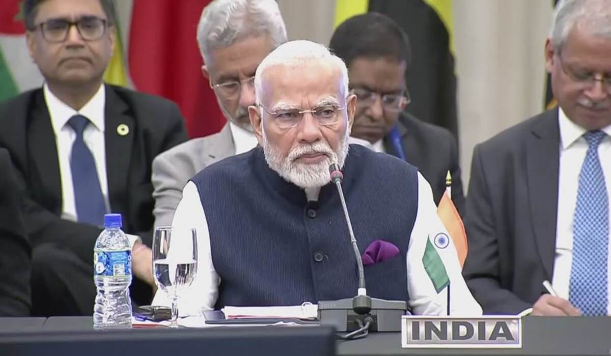 PM Modi ने पांच दिनों में नया कूटनीतिक अध्याय लिखा, तीन देशों की यात्रा में 31 द्विपक्षीय बैठकों में लिया भाग