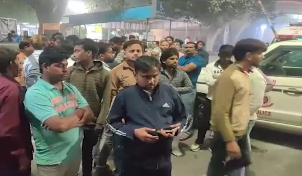 Delhi Crime News: दिल्ली में लड़की के साथ छेड़छाड़ का विरोध करने पर युवक की हत्या, दोनों आरोपी गिरफ्तार