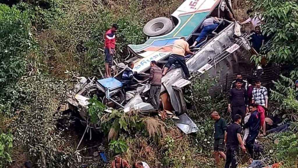 Uttarakhand Accident: कूपी बस हादसा, यात्रियों से भरी बस खाई में, राहत कार्य में जुटा प्रशासन