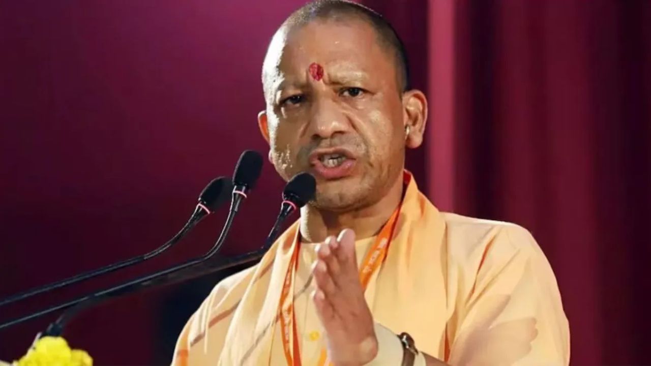 Yogi Adityanath को मिली जान से मारने की धमकी, मुंबई पुलिस ने शुरू की जांच