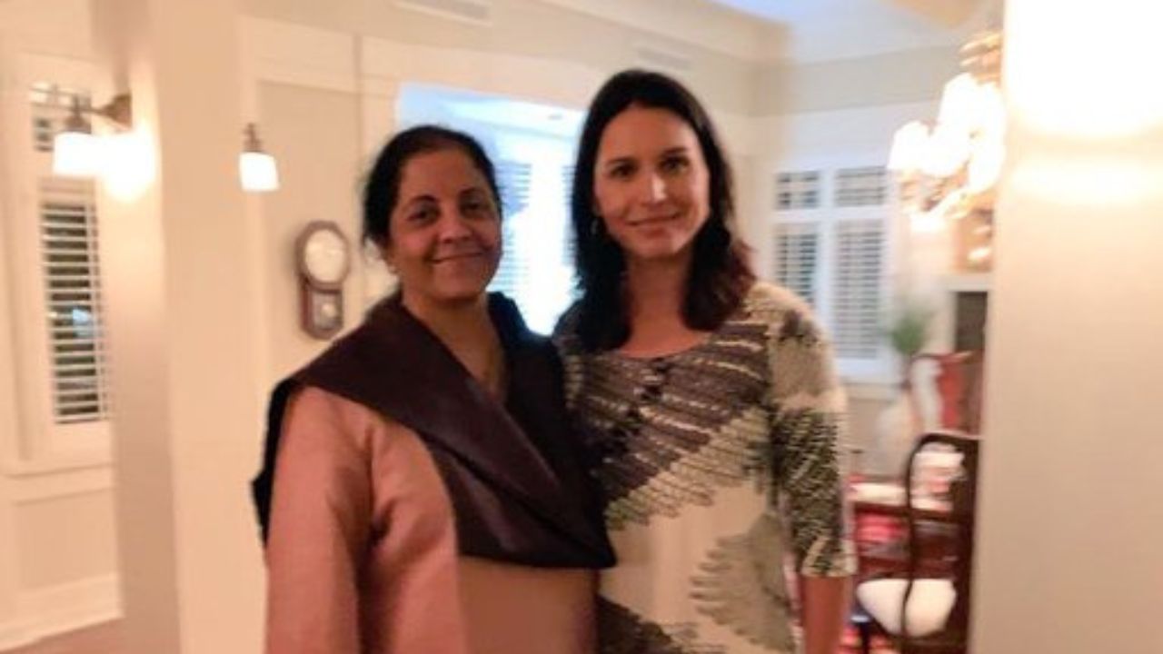 भारत की वित्त मंत्री Nirmala Sitharaman ने Tulsi Gabbard को अमेरिकी राष्ट्रीय खुफिया निदेशक नियुक्त होने पर दी बधाई