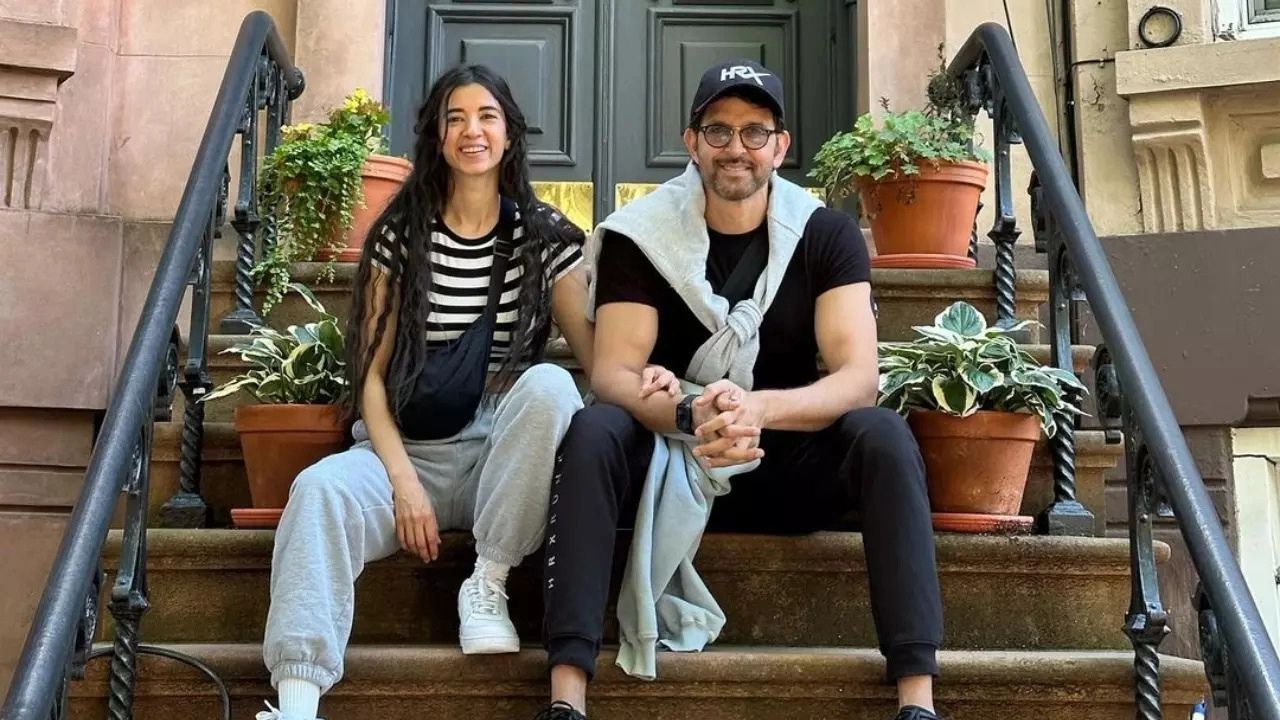 Hrithik Roshan: बॉलीवुड के सुपरस्टार ऋतिक रोशन ने गर्लफ्रेंड सबा आज़ाद  को खास अंदाज में जन्मदिन की शुभकामनाएं दी