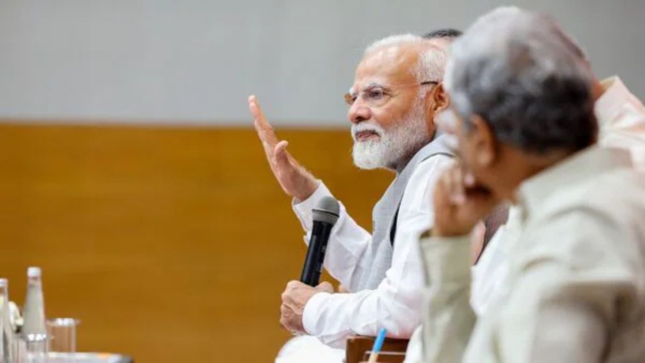 PM Modi ने Waqf Board पर तुष्टिकरण की राजनीति को लेकर अपनाया कड़ा रुख