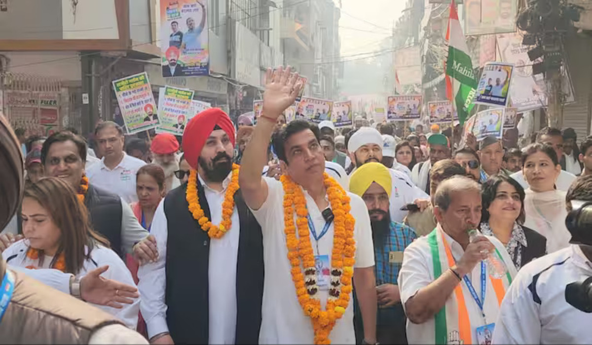 Delhi Crime News: कांग्रेस नेता देवेंद्र यादव ने BJP और आप को ठहराया कानून-व्यवस्था खराब होने का जिम्मेदार