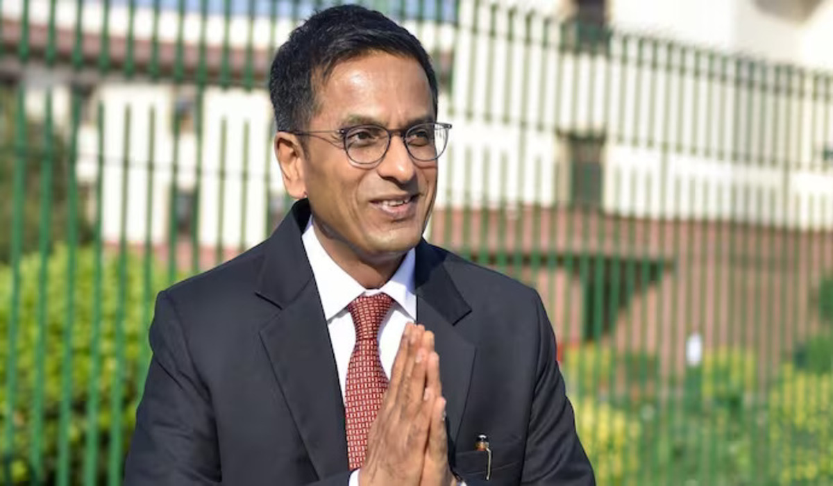 Chandrachud ने शिवसेना के आरोपों को खारिज किया, कहा- अदालत का काम राजनीति से ऊपर