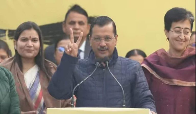 Arvind Kejriwal का बड़ा ऐलान, दिल्ली की महिलाओं के खाते में हर महीने आएंगे 1000 रुपये