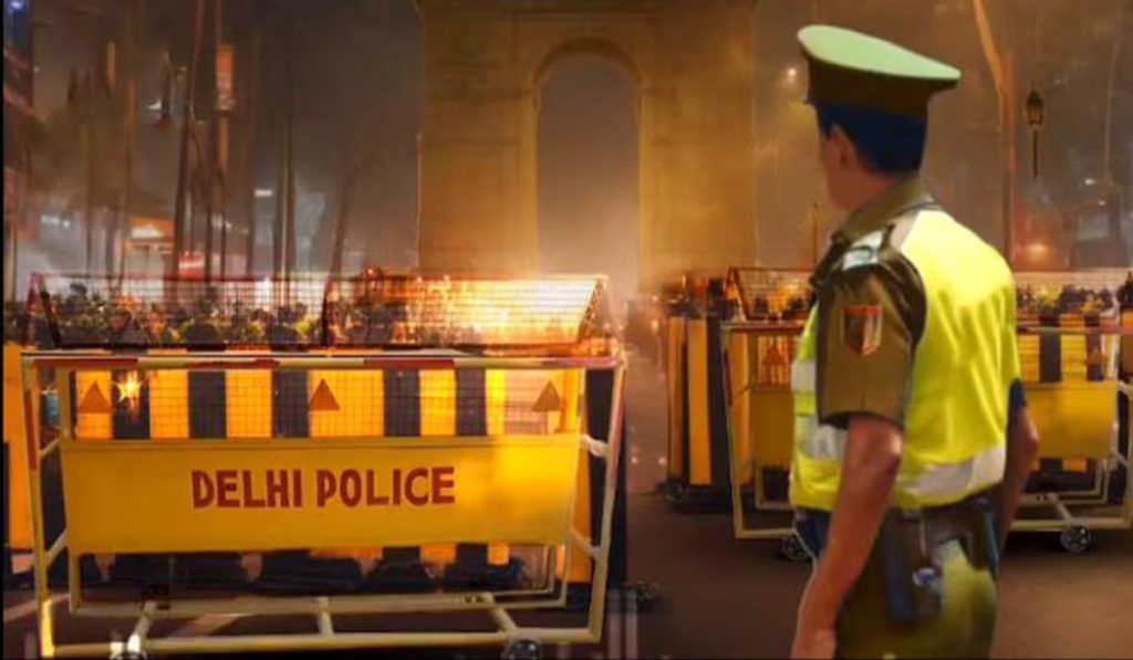 Delhi Police: नववर्ष पर हुड़दंगियों को दिल्ली पुलिस का मजेदार निमंत्रण, लोग हुए हंसी से लोटपोट