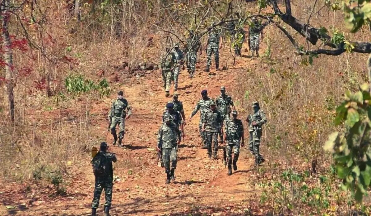 Chhattisgarh: नक्सलियों ने महिला को पुलिस मुखबिरी के आरोप में अगवा कर किया हत्या