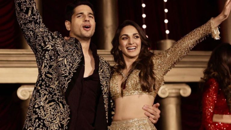 Siddharth Malhotra और Kiara Advani की वायरल तस्वीर में बच्चा, सोशल मीडिया पर मच गई हलचल