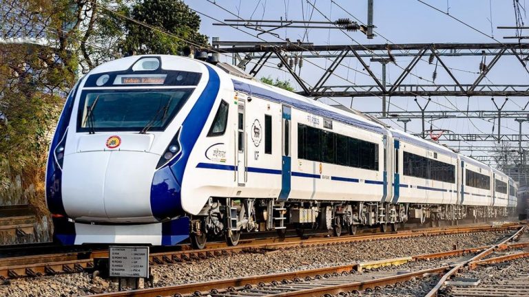 कर्नाटका मंत्री ने Vande Bharat train के समय में बदलाव की मांग की, यात्रियों और श्रद्धालुओं की सुविधाओं के लिए उठाया कदम