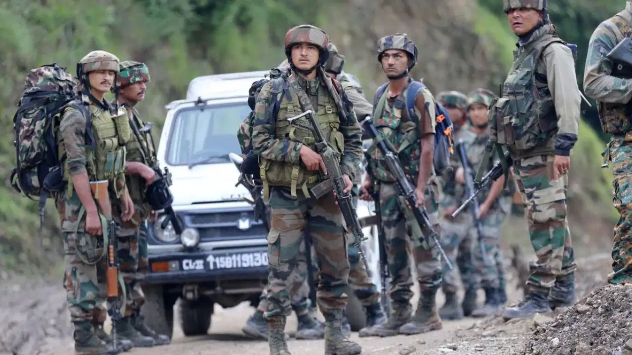 Jammu and Kashmir Security Arrangements: "गणतंत्र दिवस पर आतंकवादी हमले का अलर्ट! जम्मू और कश्मीर में हर गली-मोहल्ले में तैनात सैनिक, 20 जिलों में सुरक्षा बढ़ी"