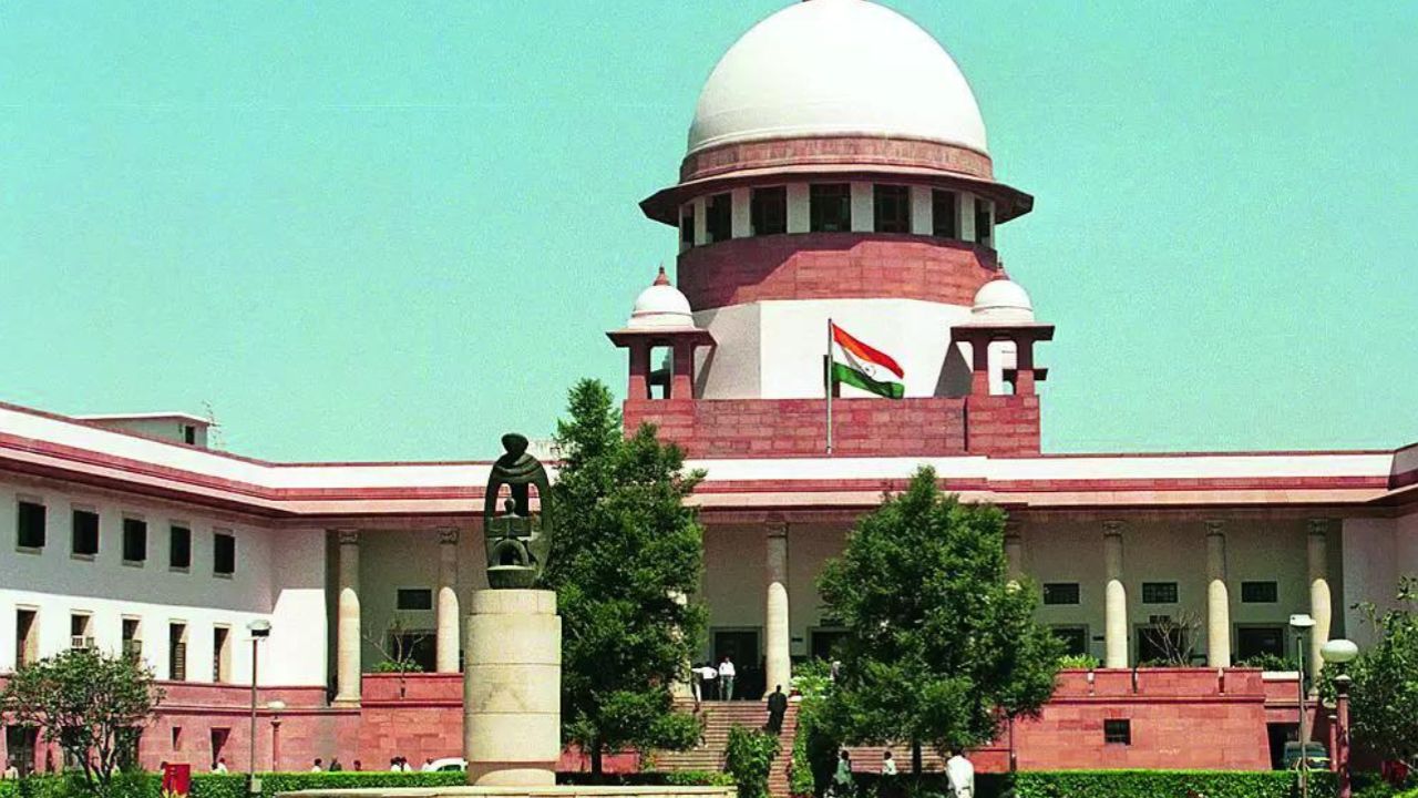 Supreme Court: मरांडी और मुंडा समेत झारखंड बीजेपी के 28 नेताओं को राहत, सुप्रीम कोर्ट ने उपद्रव का मामला किया खत्म