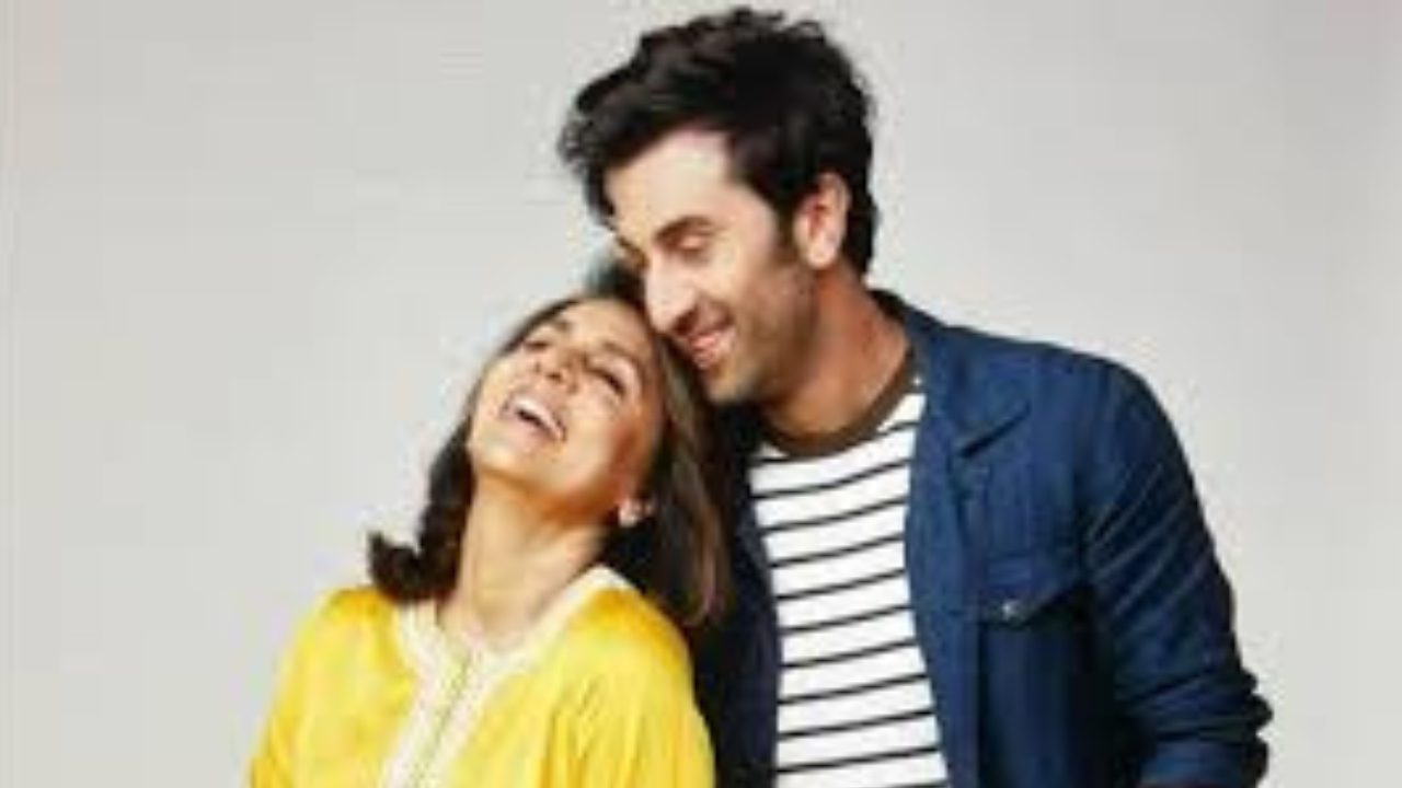 ranbir kapoor: "रणबीर कपूर की मां ने क्लिक की फोटो, सिगरेट का पैकेट दिखा, लोगों ने किया ट्रोल"