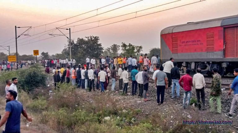 Pushpak Express Incident: 'अगर आग नहीं थी तो धुंआ कहां से आया', गवाहों ने प्रशासन के दावों पर उठाए सवाल"