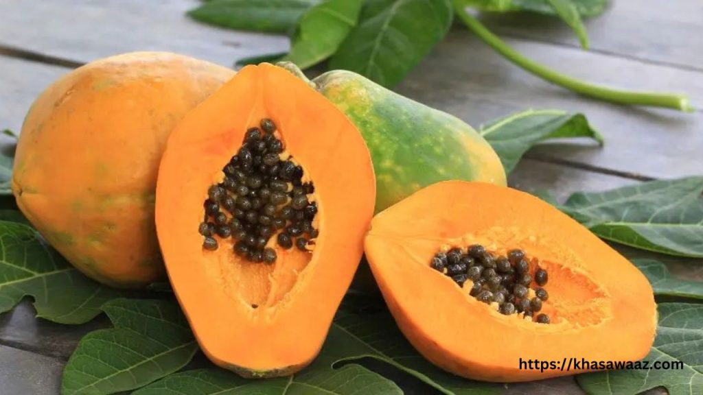 Papaya in constipation: सुबह खाली पेट पपीता खाने के जबरदस्त फायदे, कब्ज से लेकर वजन कम करने तक है रामबाण