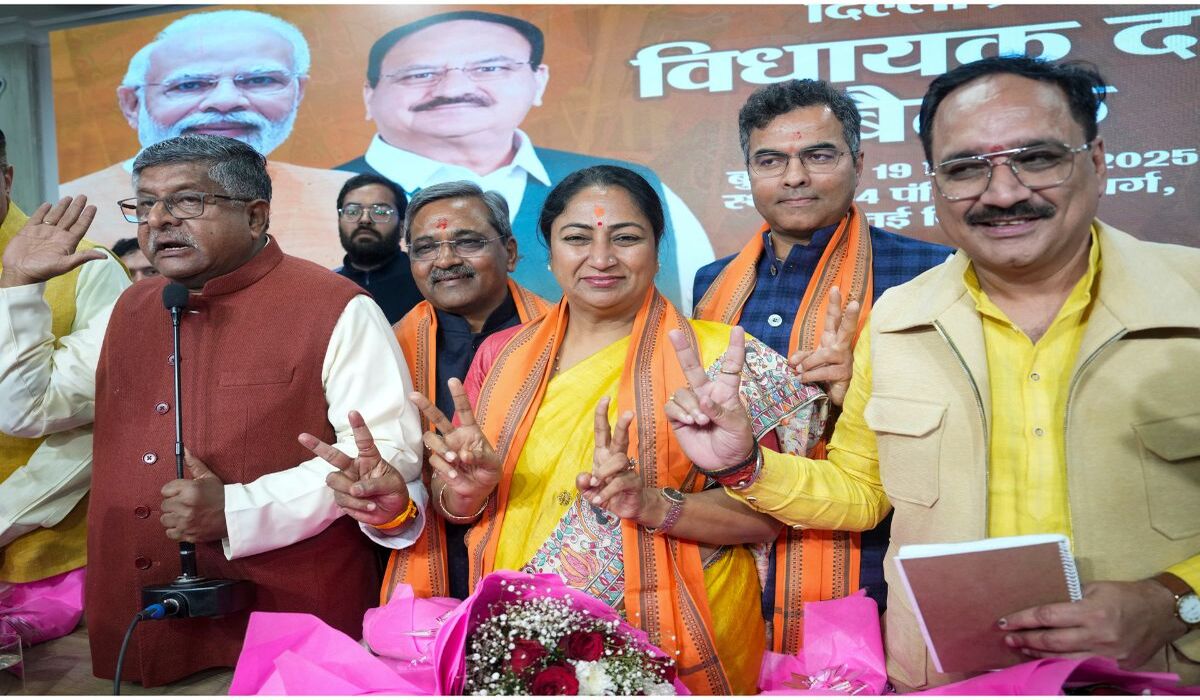 Rekha Gupta on PM Modi: रेखा गुप्ता का PM मोदी पर बड़ा बयान – 'यह देश की हर मां और बेटी का सम्मान'