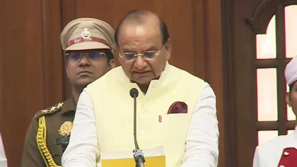 Delhi Assembly सत्र का दूसरा दिन, हंगामे के बाद 22 AAP विधायक निलंबित, CAG रिपोर्ट में 2002 करोड़ के नुकसान का खुलासा