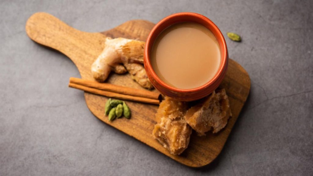 Jaggery tea: स्वास्थ्य के लिए फायदेमंद है गुड़ की चाय, जानिए इसके अद्भुत लाभ