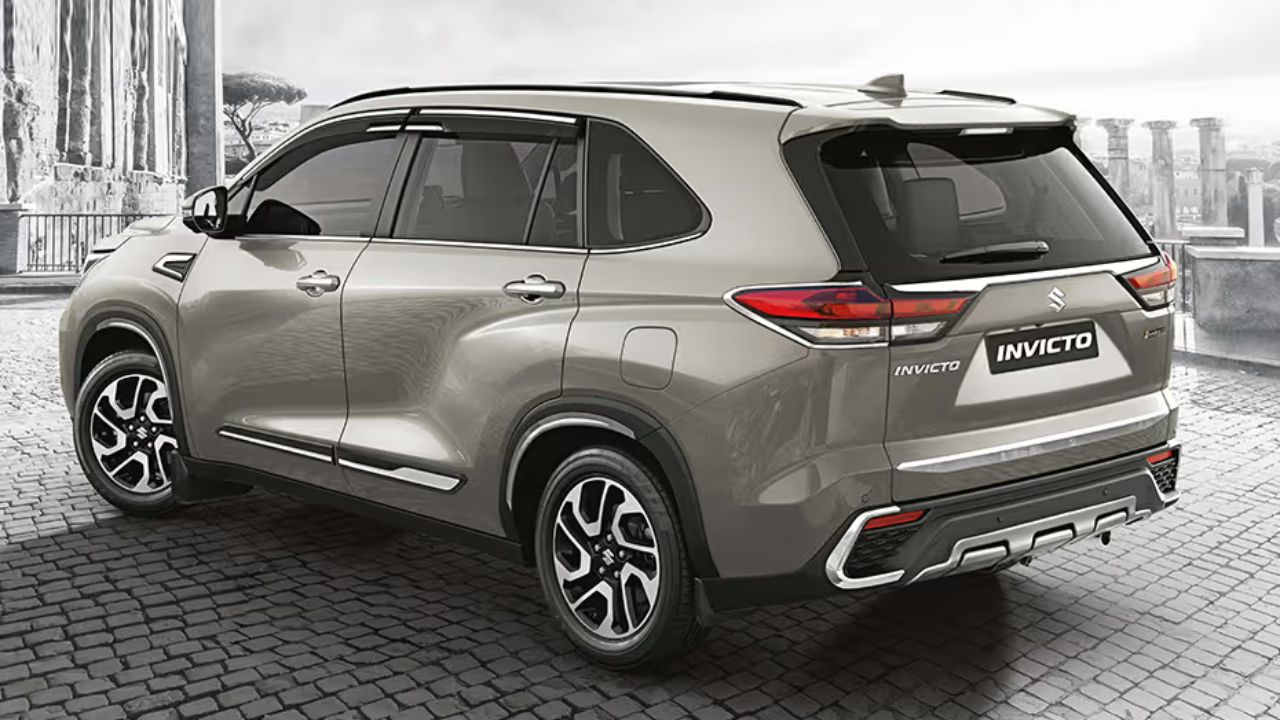Maruti Invicto और ग्रैंड विटारा पर जबरदस्त छूट, बचाएं 1 लाख रुपये!