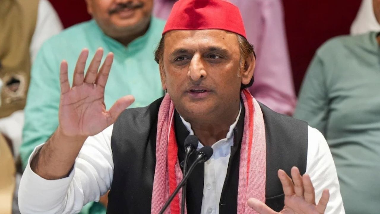 UP Politics: होली-जुम्मे की सियासत के बीच अखिलेश यादव का योगी पर तंज – 'तीसरीमार खान'
