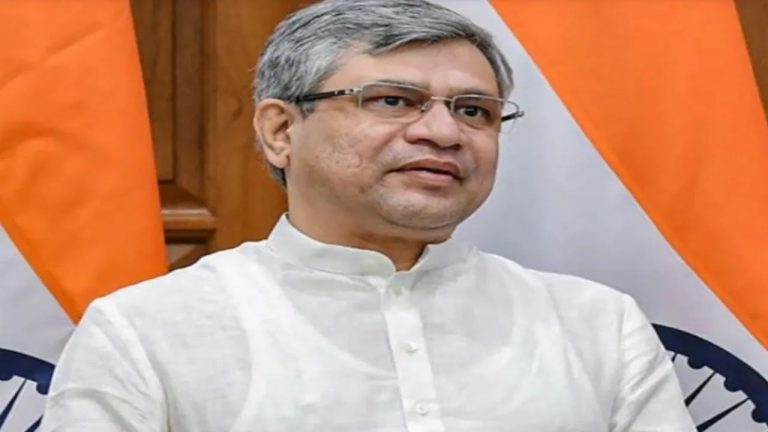 Ashwini Vaishnav का विपक्ष पर पलटवार – रेलवे में भर्ती ना होने का आरोप भ्रामक