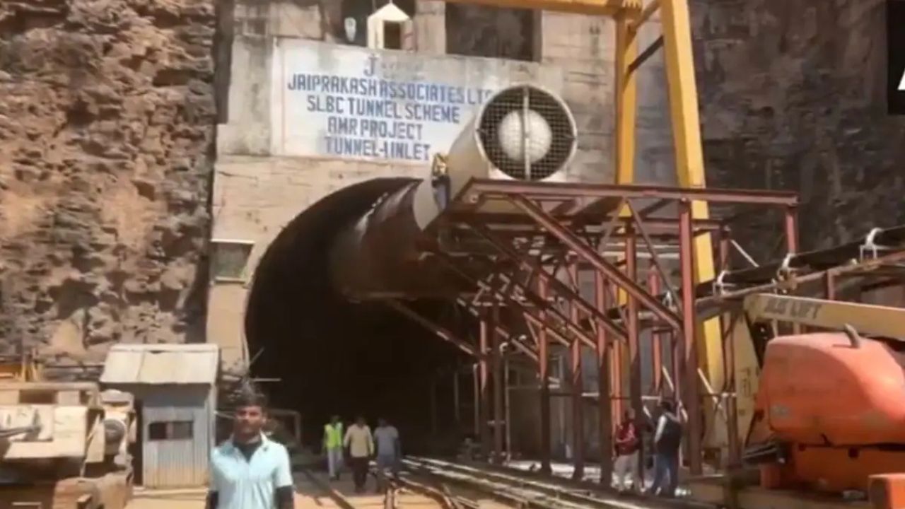 Telangana Tunnel Accident: टनल में फंसे 7 लोगों की तलाश जारी! हाईटेक रोबोट उतारा गया, जल्द मिलेगी राहत?