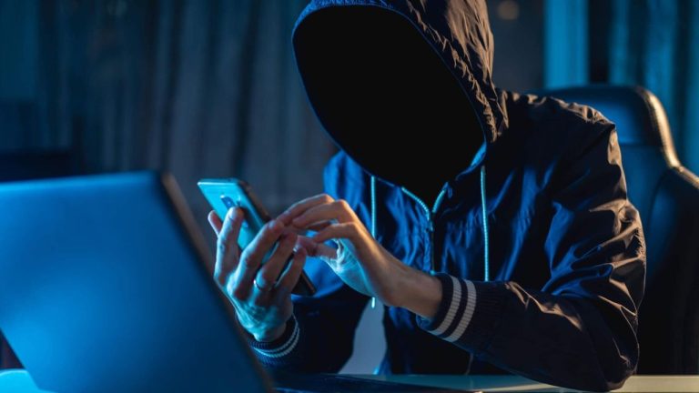 Digital Arrest in Noida: नोएडा में 78 वर्षीय बुजुर्ग का डिजिटल अरेस्ट, करोड़ों की ठगी