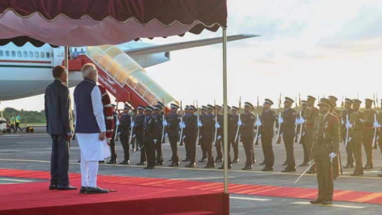PM Modi का मॉरीशस में जोरदार स्वागत, राष्ट्रीय दिवस कार्यक्रम में लेंगे भाग