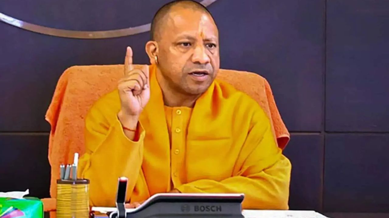 CM Yogi: यूपी में टैक्स पेयर्स को मिलेगा सम्मान, CM योगी का बड़ा निर्णय