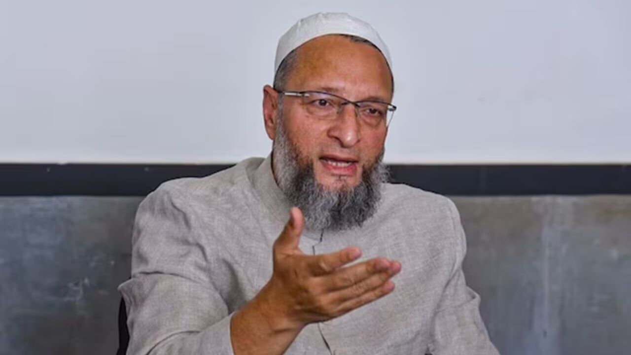 Asaduddin Owaisi का Yogi Adityanath पर हमला, उर्दू, रोजगार और इज़राइल पर दिए कड़े बयान