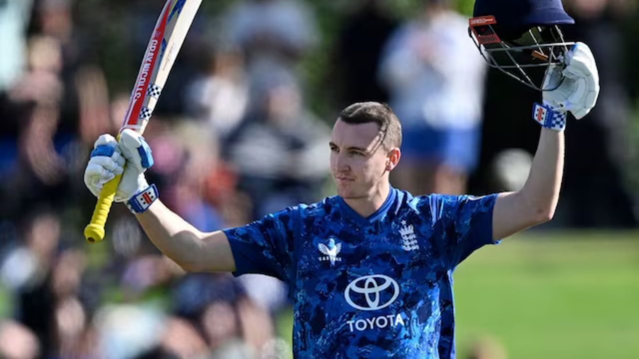 Harry Brook ने इंग्लैंड के लिए ठोका धमाकेदार शतक, 32 साल पुराना रिकॉर्ड तोड़ कर बनाया इतिहास