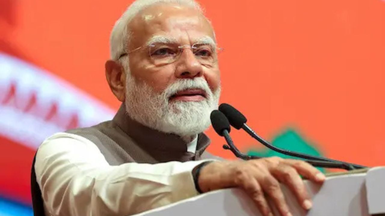 पीएम मोदी आंध्र प्रदेश में करेंगे 13,430 करोड़ की परियोजनाओं का उद्घाटन और शिलान्यास, रोजगार के अवसर बढ़ेंगे लाखों के लिए