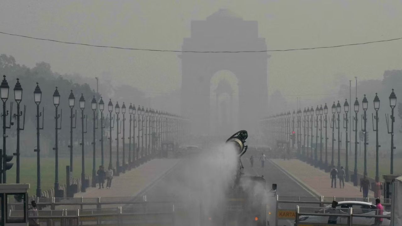 Delhi Weather: दिल्ली की हवा फिर खतरनाक! ठंड बढ़ते ही सांस लेना हुआ नामुमकिन, जानिए क्या है वजह!