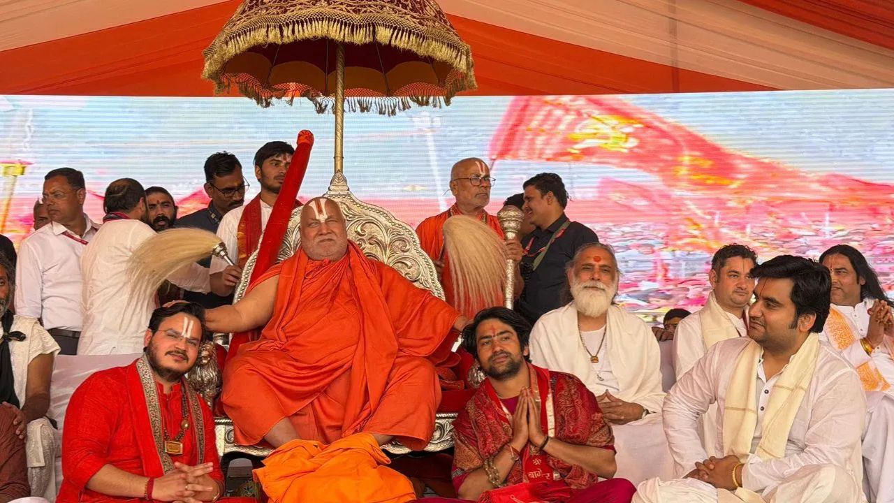 Sanatan Hindu Ekta Padyatra: हिंदू एकता के लिए उठाया बड़ा कदम, रामभद्राचार्य ने घोषित की दिल्ली-कश्मीर पदयात्रा योजना