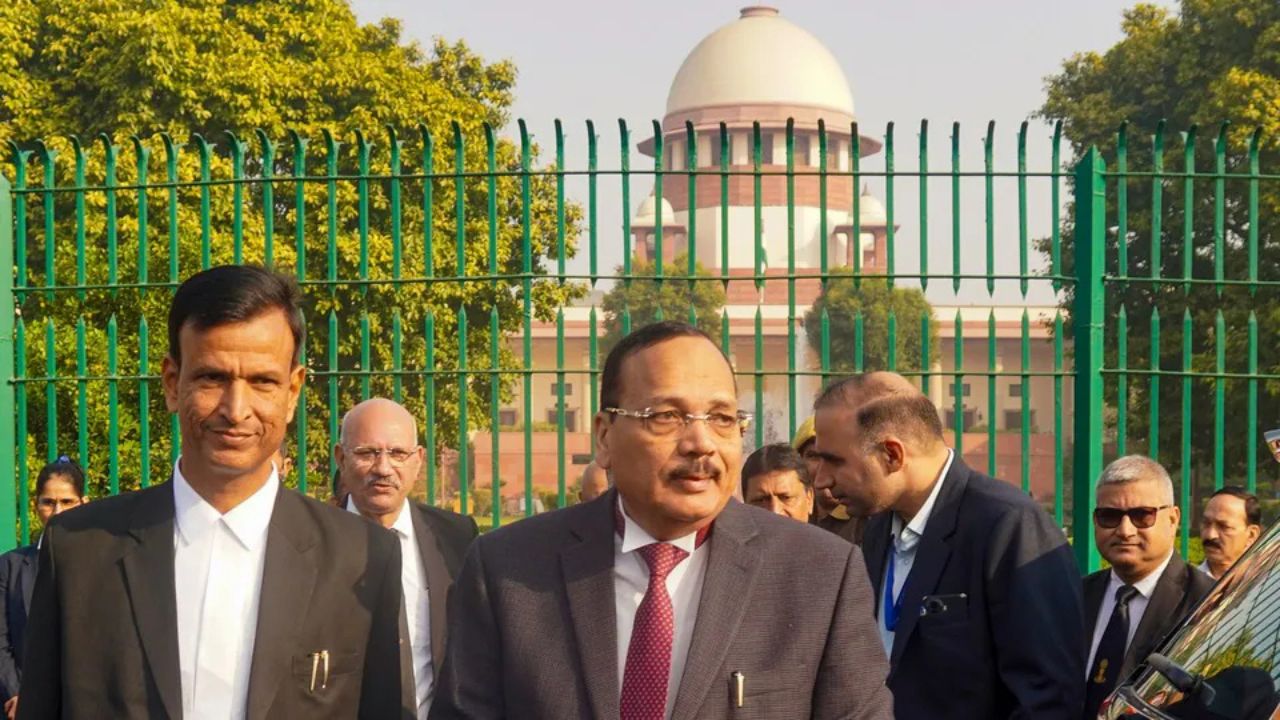 सुप्रीम कोर्ट में फिर उठा दिल्ली-एनसीआर प्रदूषण का मुद्दा, CJI ने कहा जादू नहीं चाल चलेगी, सरकार से ठोस कदम जरूरी