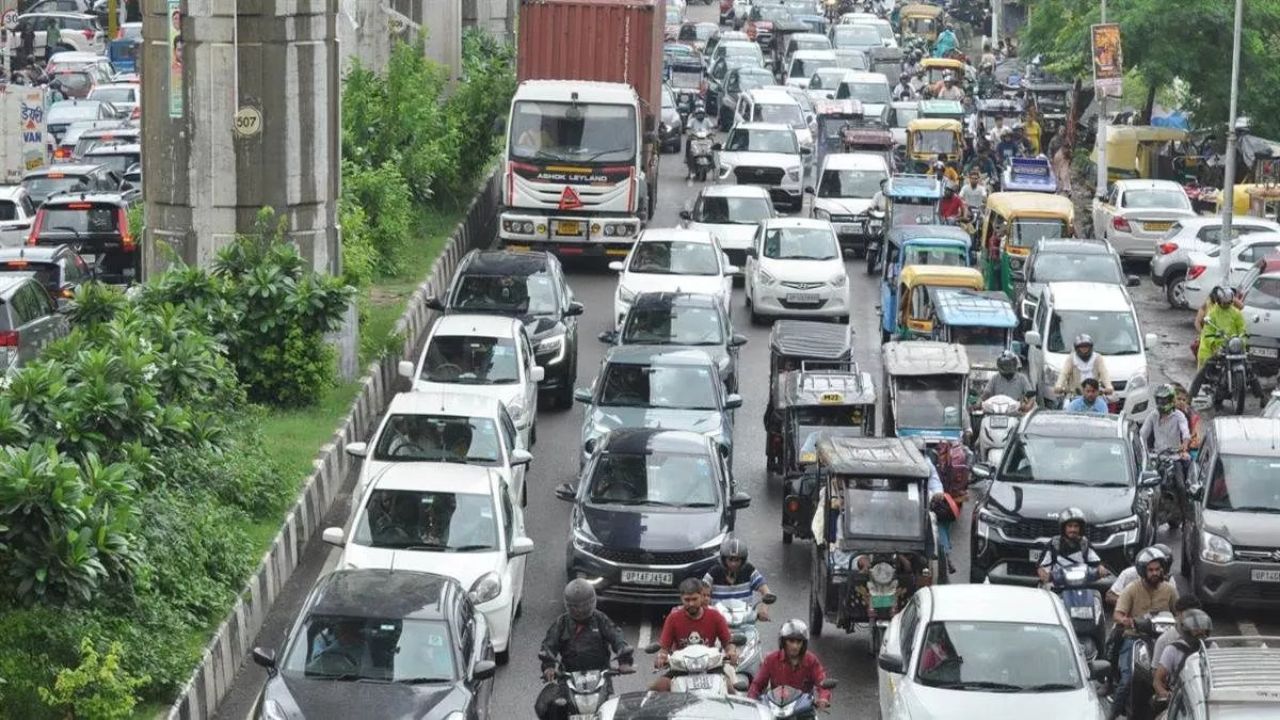 UP News: मुरादनगर में सीएम योगी का आगमन, दिल्ली मेरठ मार्ग पूरी तरह बंद ट्रैफिक डायवर्जन से बड़ी असुविधा