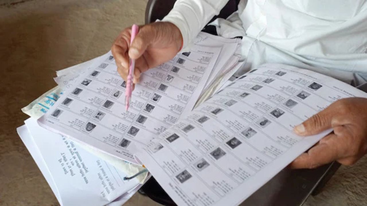 मतदान अधिकार सुनिश्चित करने विशेष पुनरीक्षण अभियान शुरू, गौतमबुद्धनगर में बीएलओ कर रहे सक्रिय कार्य