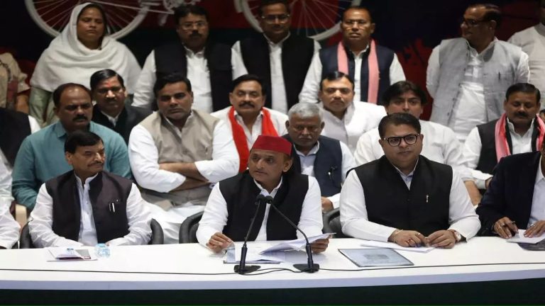 Delhi Blast: अखिलेश यादव बोले- दिल्ली ब्लास्ट में दोषियों को सजा दिलाएंगे, पीएम मोदी पर भरोसा कायम