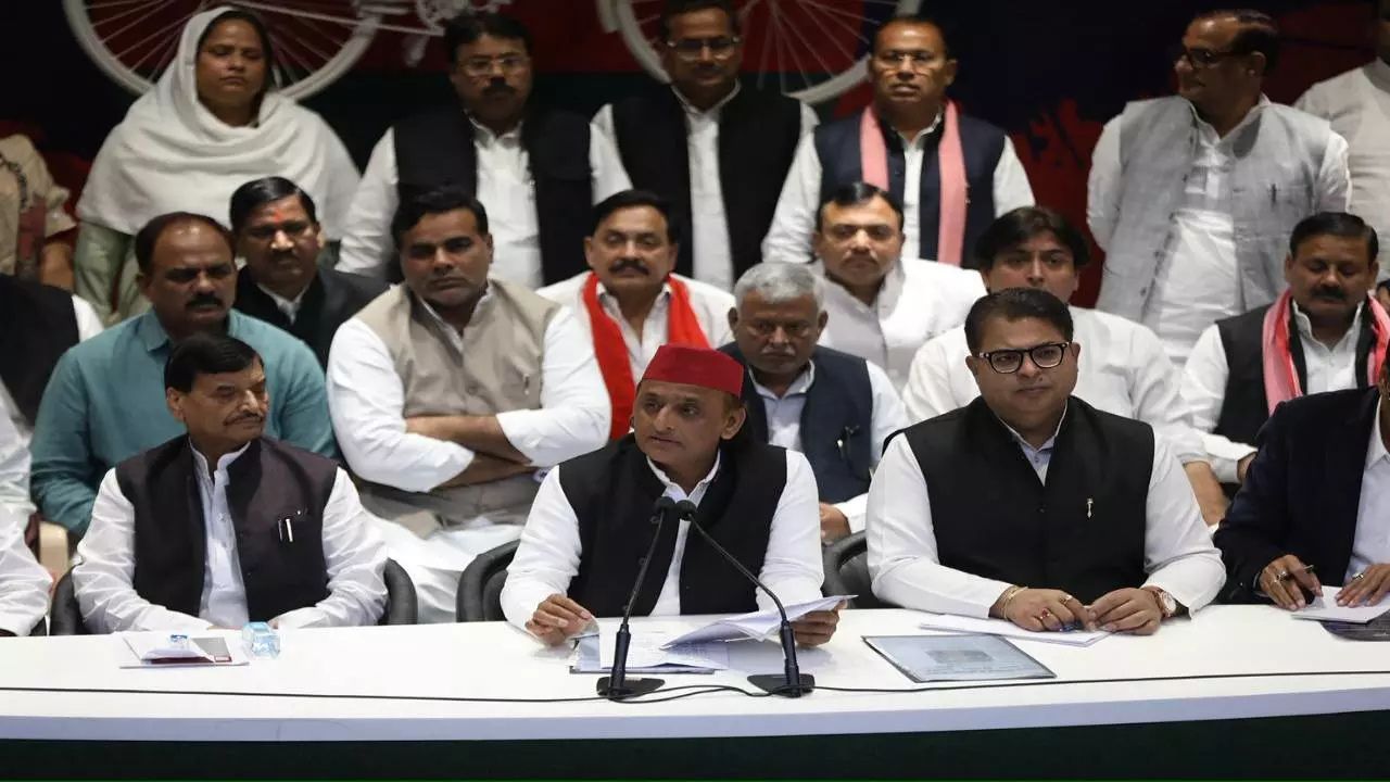 Delhi Blast: अखिलेश यादव बोले- दिल्ली ब्लास्ट में दोषियों को सजा दिलाएंगे, पीएम मोदी पर भरोसा कायम