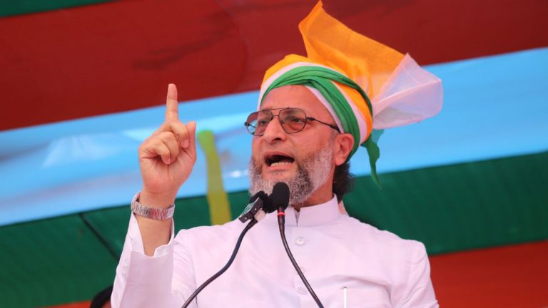 ओवैसी के उम्मीदवार तौसीफ आलम का भड़काऊ बयान, तेजस्वी यादव को दी आंखें फोड़ने की धमकी