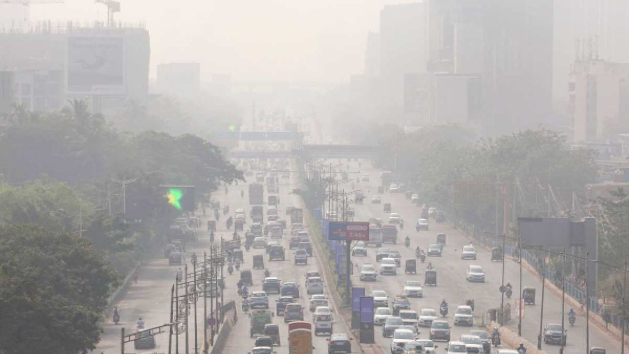 Mumbai AQI: मुंबई की हवा हुई जहरीली, BMC ने शुरू किया डस्ट कंट्रोल कैंपेन, बॉम्बे हाईकोर्ट ने दिया चेतावनी