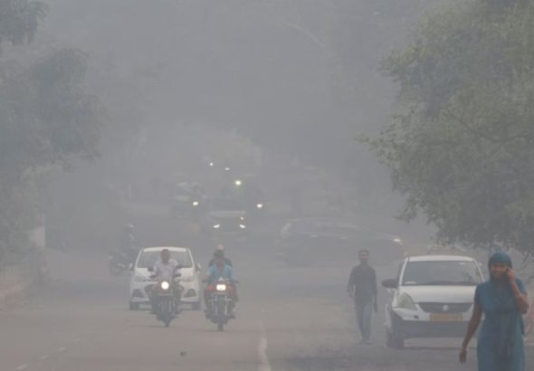 Ghaziabad AQI: गाजियाबाद हुआ ऑरेंज जोन में, तेज हवा से मिली प्रदूषण में थोड़ी राहत लेकिन खतरा अभी बरकरार