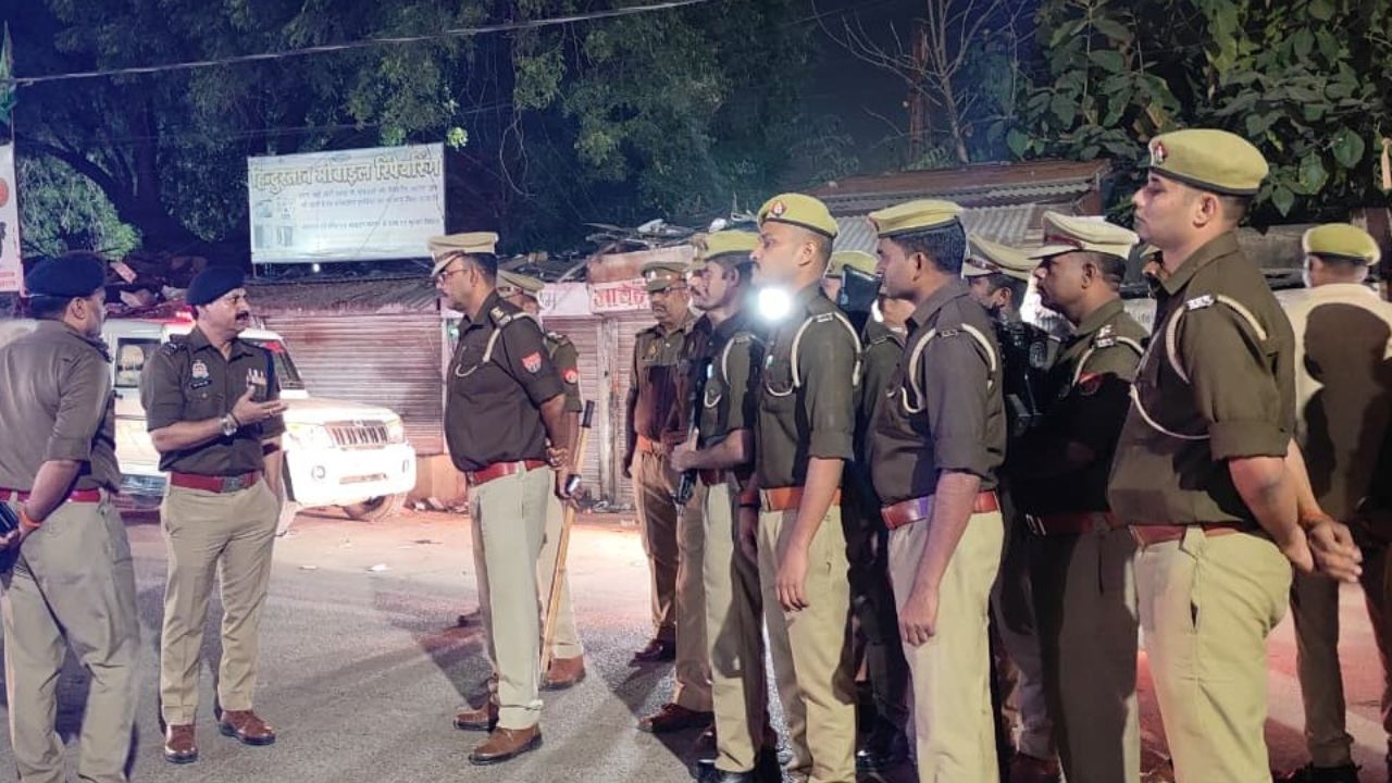 दिल्ली धमाके के बाद गाजियाबाद बॉर्डर इलाकों में सुरक्षा बढ़ाई, भीड़भाड़ वाले स्थानों पर सघन तलाशी अभियान