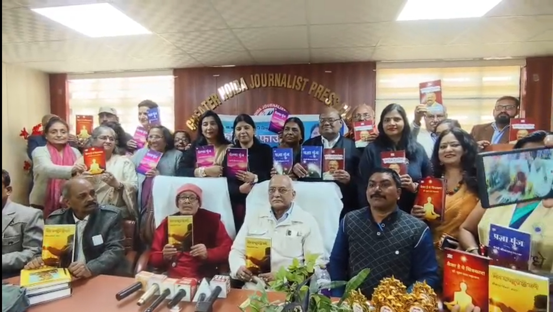 Screenshot_2025-12-12-02-33-29-302_com.gallery.player-edit