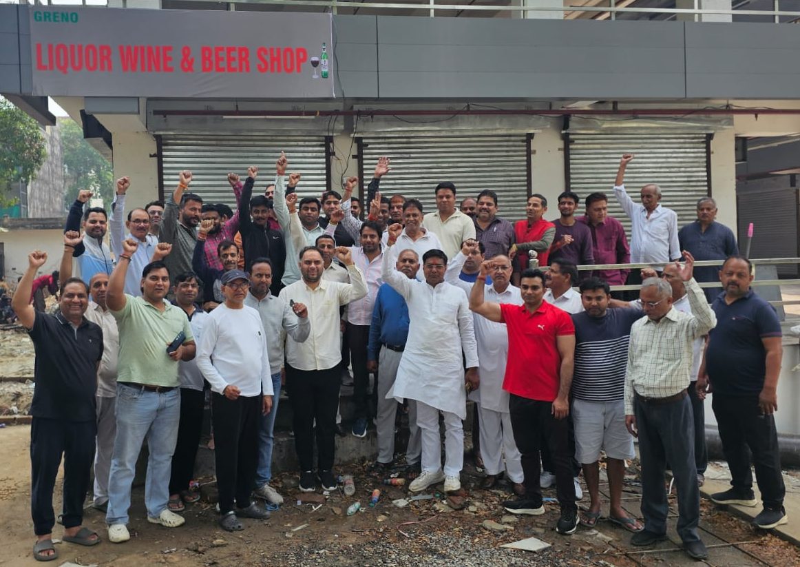 ग्रेटर नोएडा सेक्टर-36 शराब की दुकान विरोध प्रदर्शन